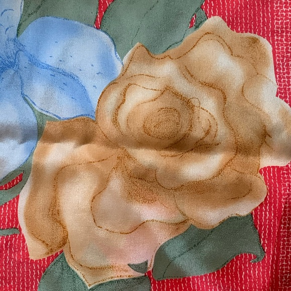 Vintage VERA NEUMANN ladies floral scarf!  52” x 16” - Picture 4 of 6